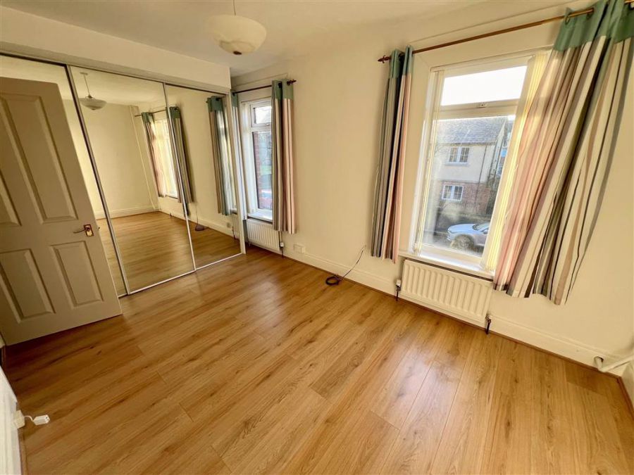 17 Willowfield Crescent