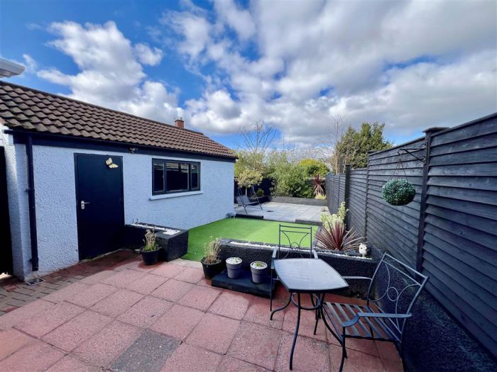 14 Glensharragh Avenue 14 Glensharragh Avenue