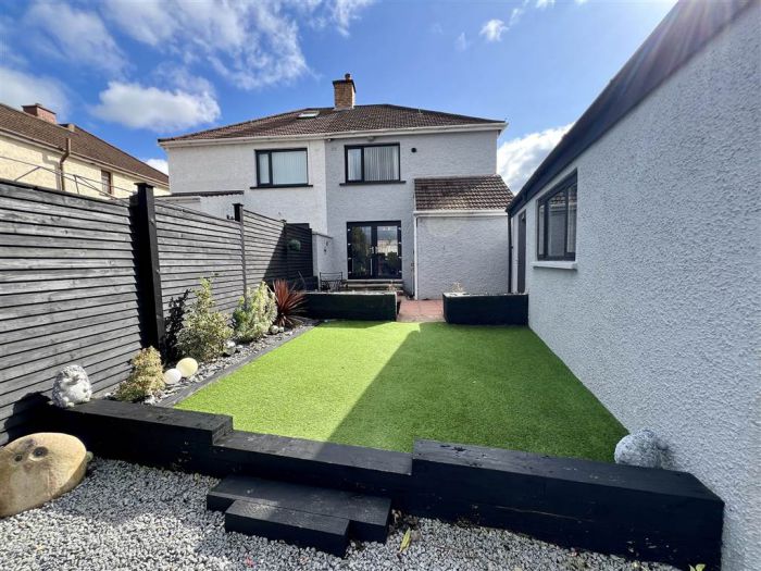 14 Glensharragh Avenue