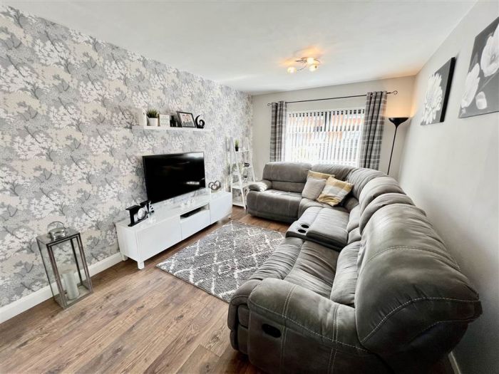 14 Glensharragh Avenue 14 Glensharragh Avenue