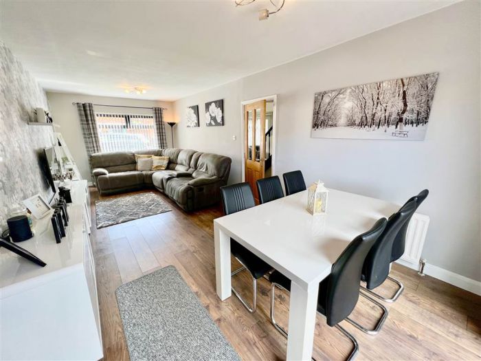 14 Glensharragh Avenue 14 Glensharragh Avenue