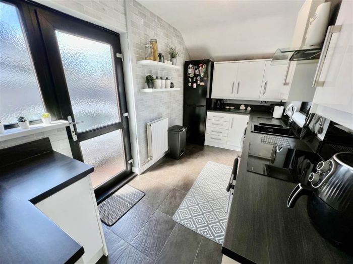 14 Glensharragh Avenue 14 Glensharragh Avenue