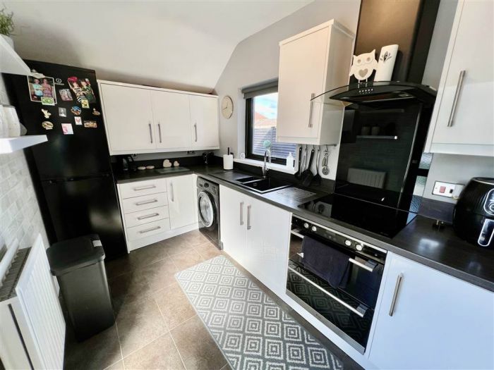 14 Glensharragh Avenue 14 Glensharragh Avenue