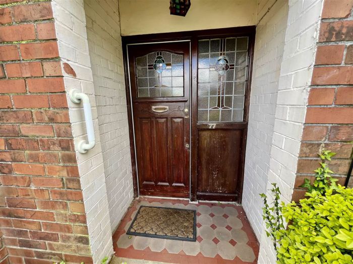 77 Ravenhill Gardens