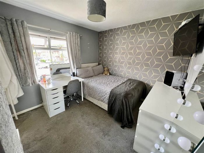 19 Knock Green 19 Knock Green