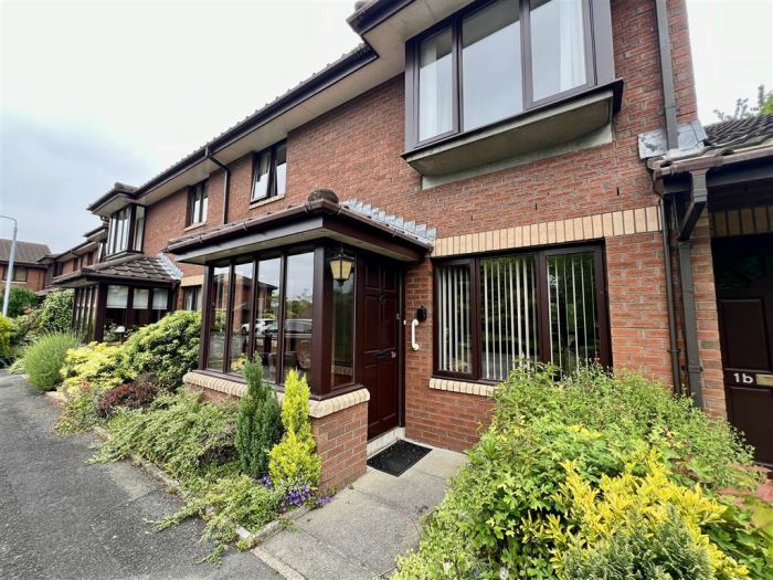 1a Helens Lea