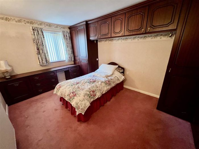 1a Helens Lea