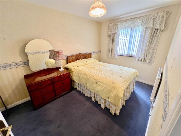 1a Helens Lea