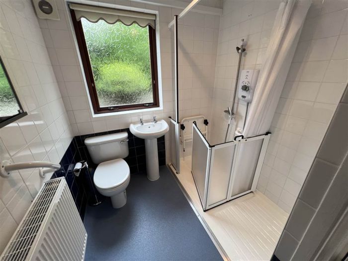 1a Helens Lea