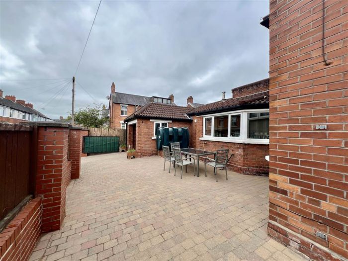 61 Loopland Park