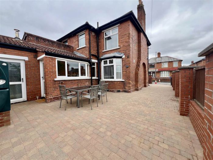 61 Loopland Park