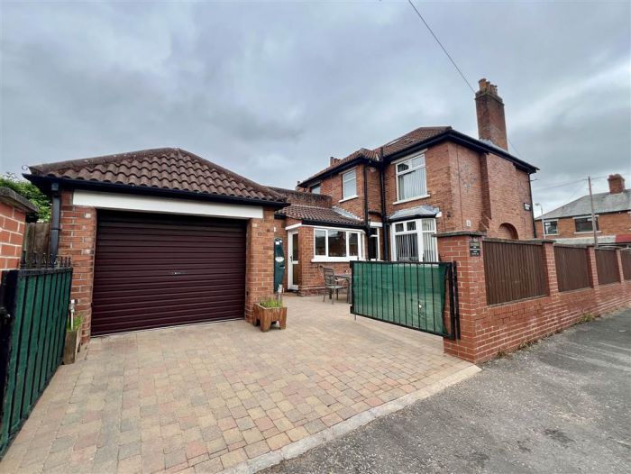 61 Loopland Park