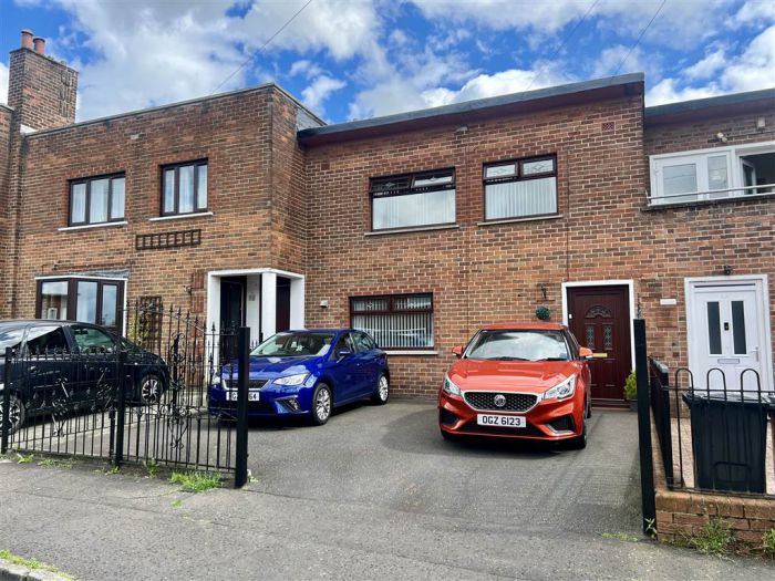 3 Lissan Close, cregagh, belfast, BT6 0EH