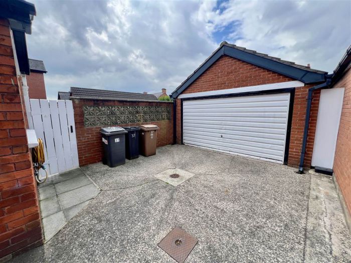 37 Pommern Parade 37 Pommern Parade