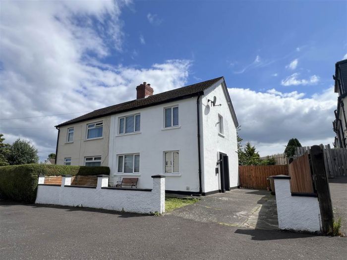 4 Downshire Park South
