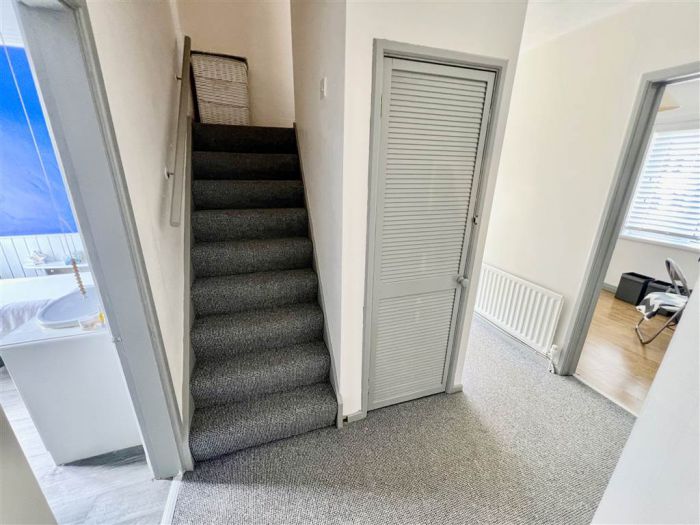 4 Downshire Park South