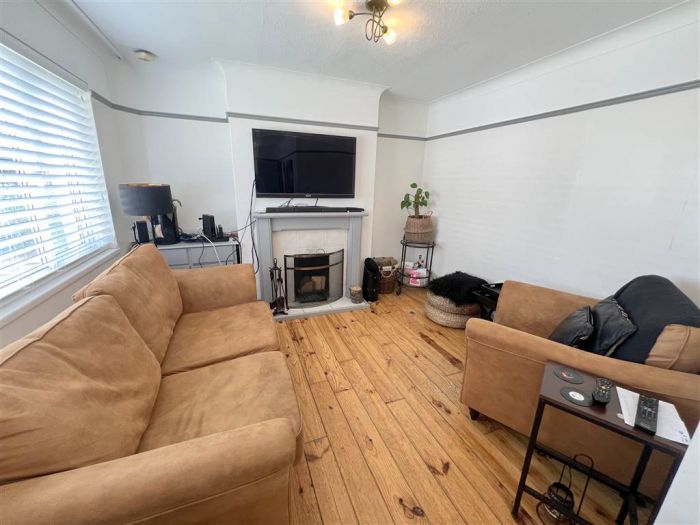 4 Downshire Park South
