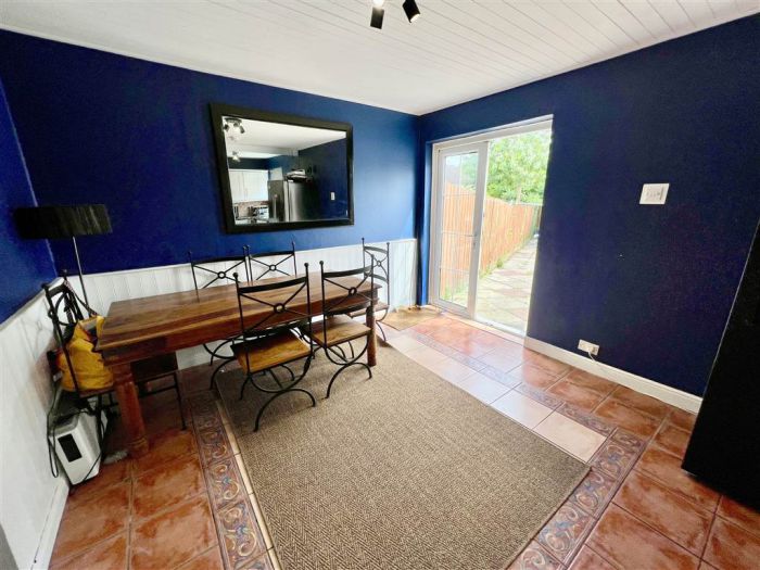 4 Downshire Park South