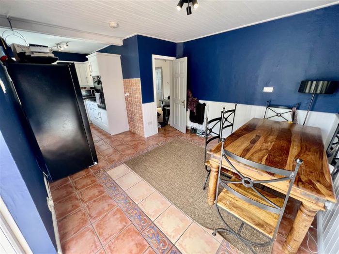 4 Downshire Park South