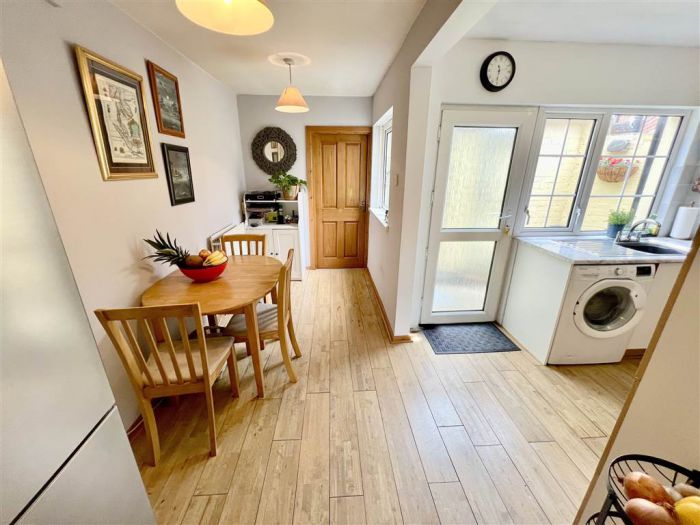 16a Loopland Road