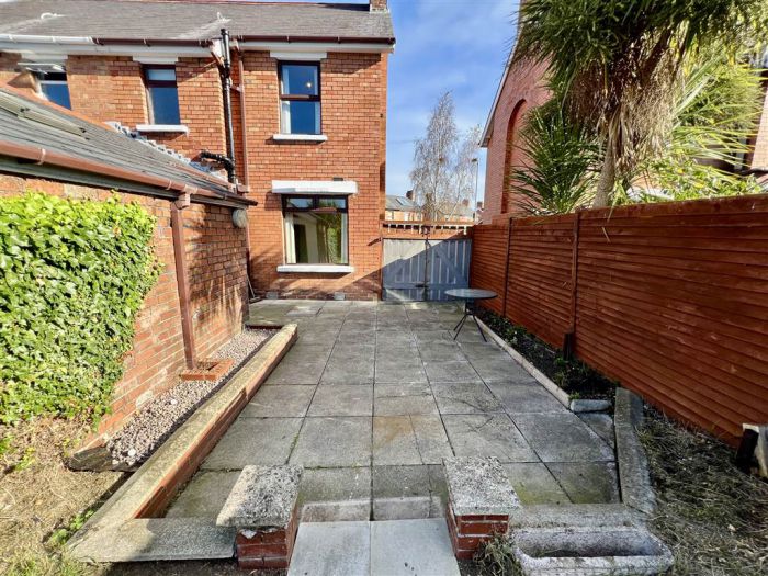 3 Loopland Gardens