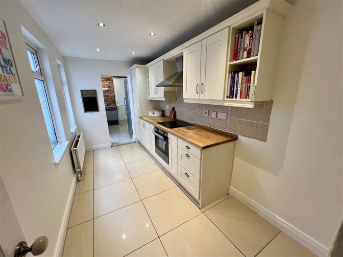 249 Ravenhill Avenue