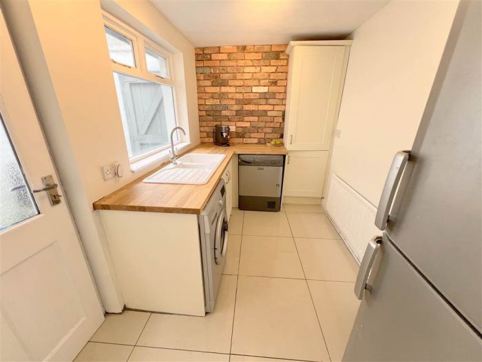 249 Ravenhill Avenue