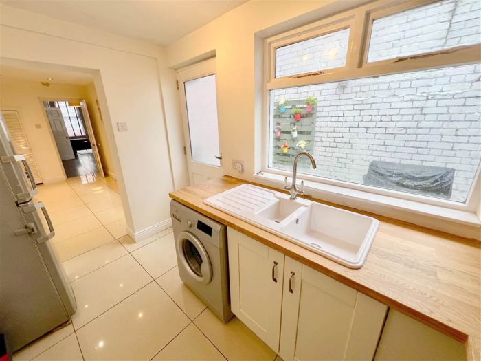 249 Ravenhill Avenue