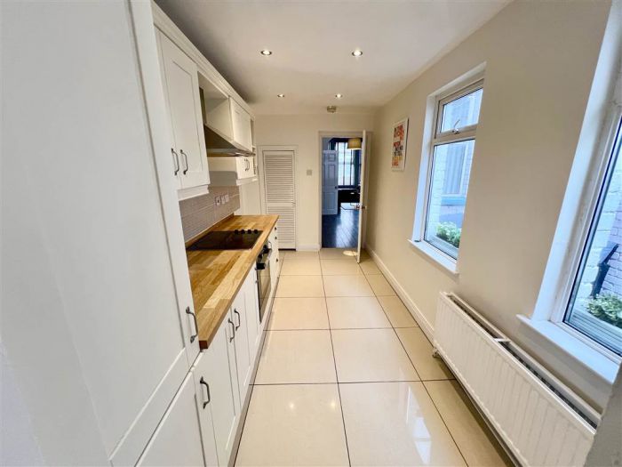 249 Ravenhill Avenue