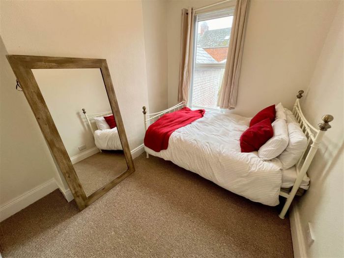 249 Ravenhill Avenue