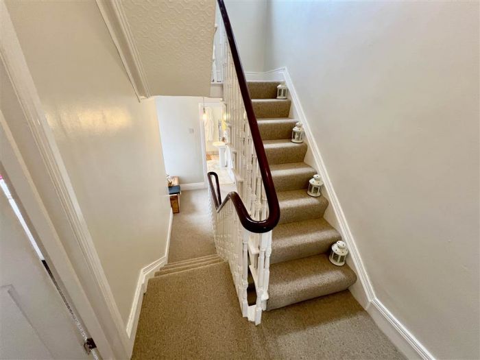 249 Ravenhill Avenue