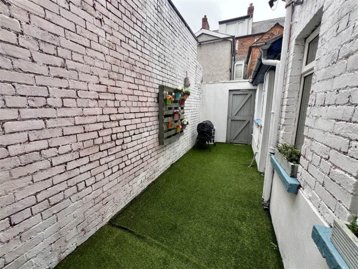 249 Ravenhill Avenue