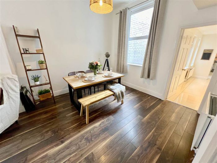 249 Ravenhill Avenue