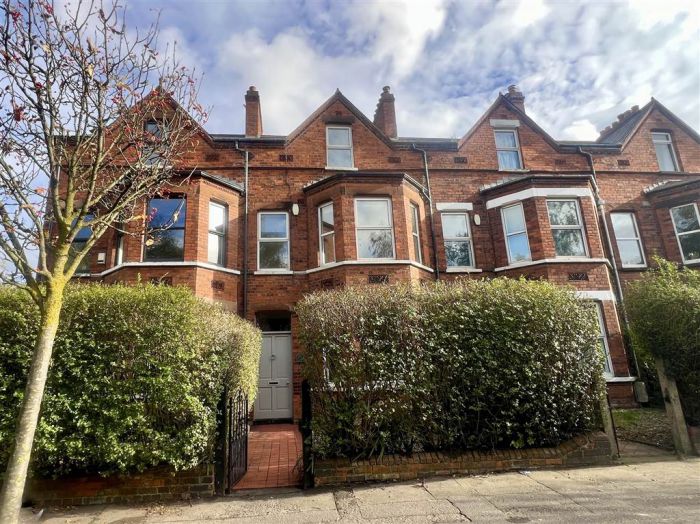 236 Ravenhill Road, ravenhill, belfast, BT6 8EF