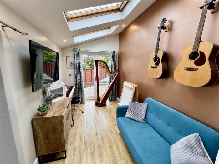 13 Loopland Crescent