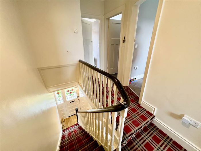 13 Loopland Crescent