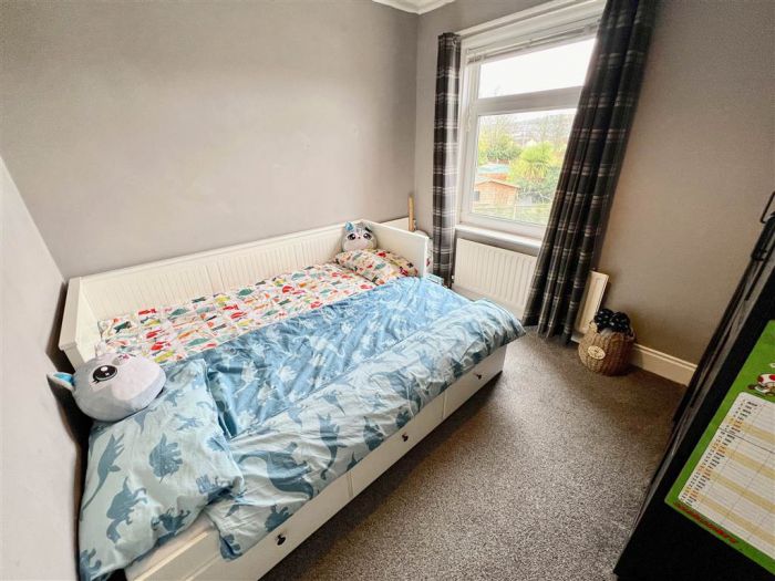 13 Loopland Crescent