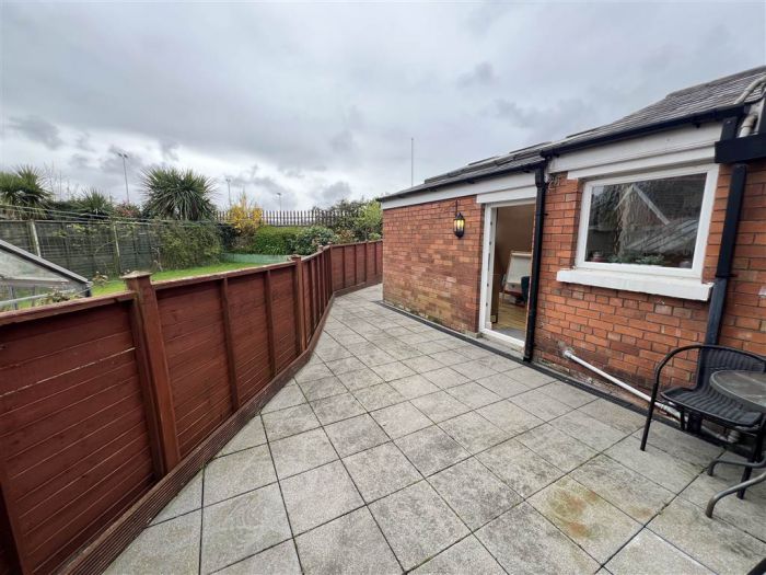 13 Loopland Crescent