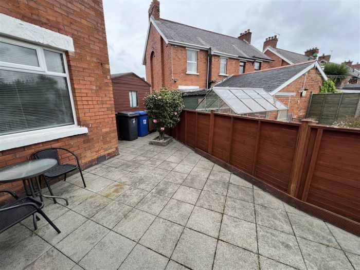 13 Loopland Crescent