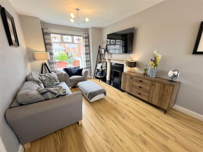 13 Loopland Crescent