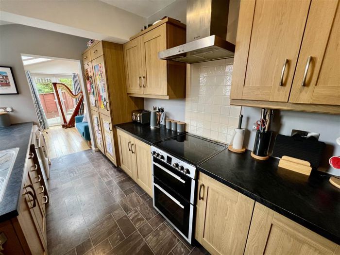 13 Loopland Crescent