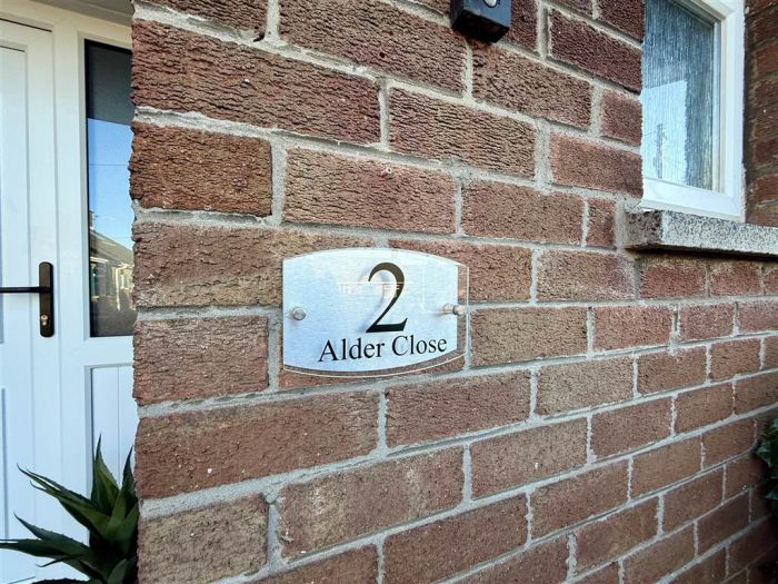 2 Alder Close