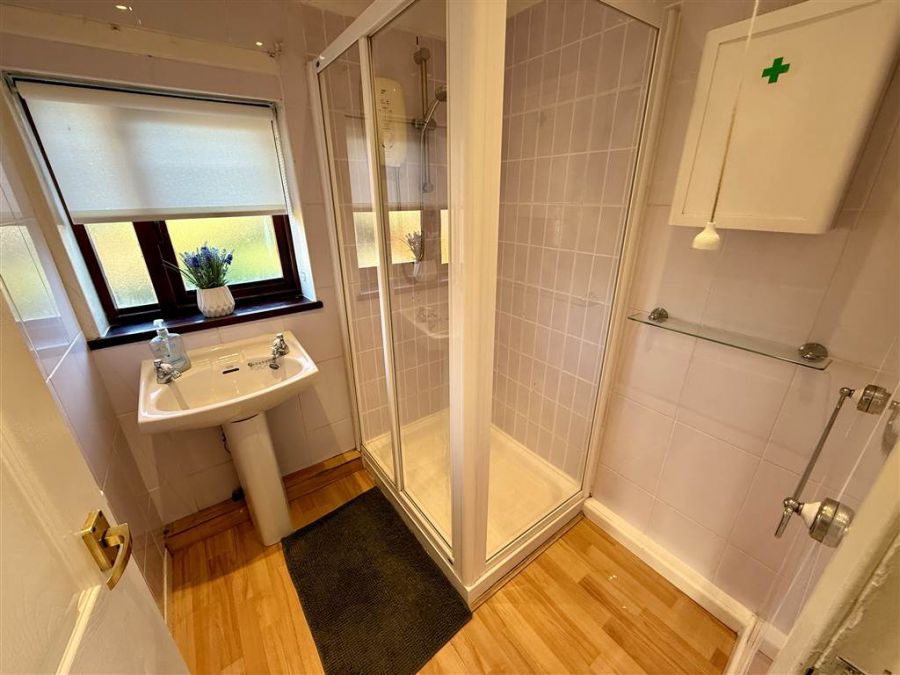 44 Knock Eden Crescent