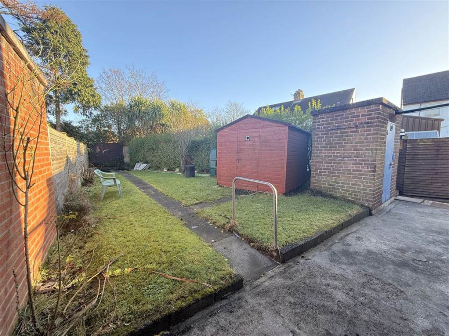 44 Knock Eden Crescent