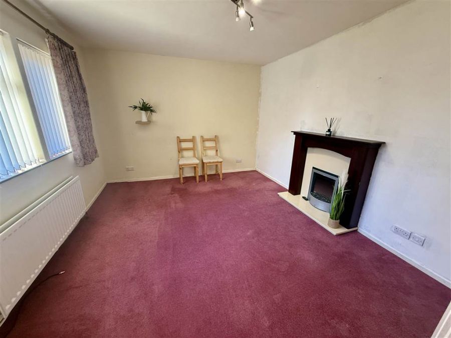 44 Knock Eden Crescent