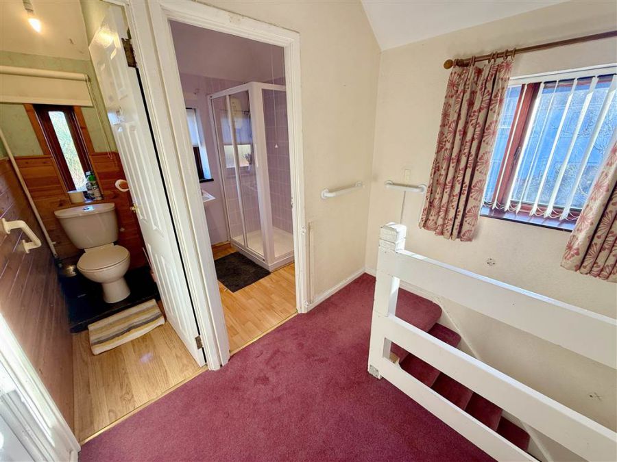 44 Knock Eden Crescent