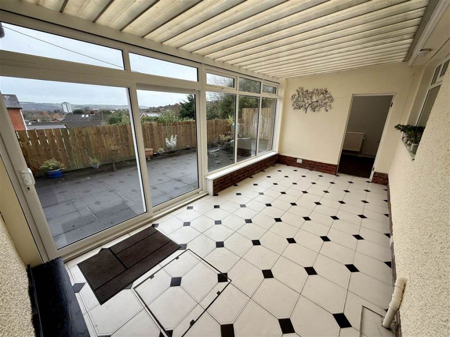 2 Crawford Park
