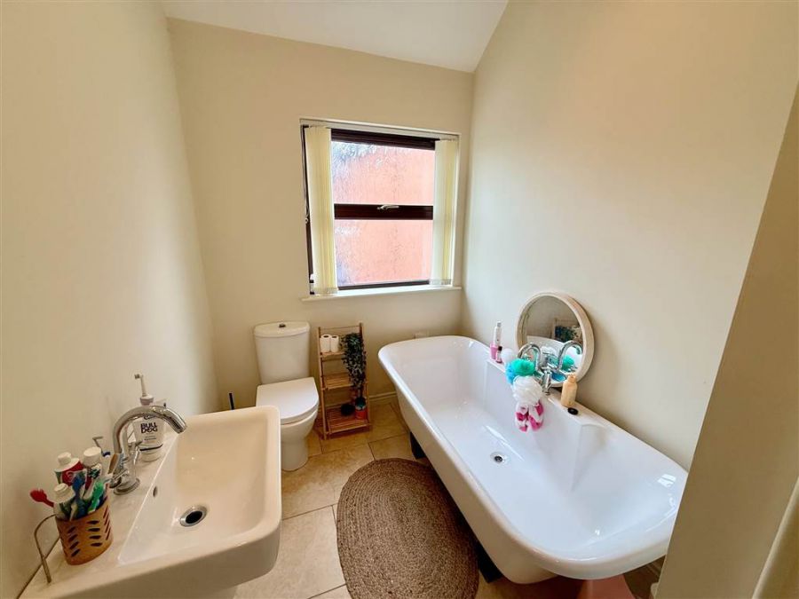 454 Castlereagh Road