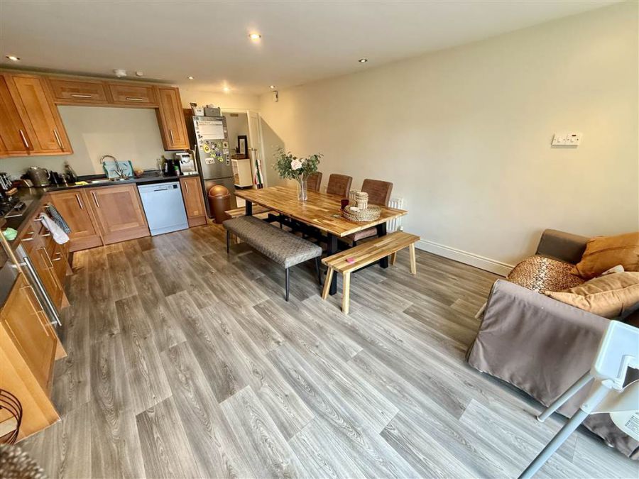 454 Castlereagh Road