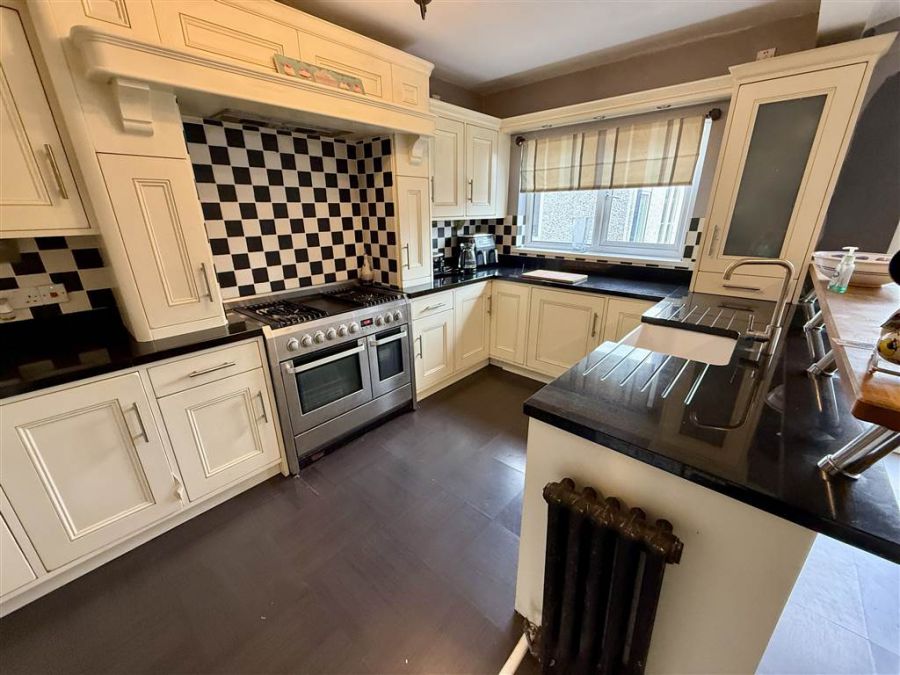 256 Castlereagh Road